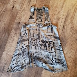 Silver and black loose tank with pocket. Size: XS